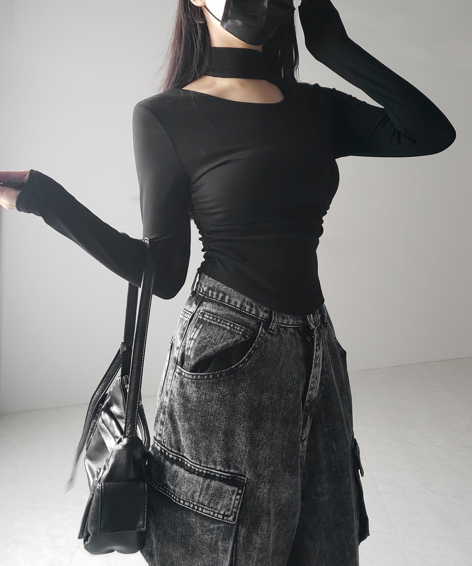 【 ２color 】カットアウトアシメチョーカーカットソートップス ／cutout asymmetry choker cutsew tops