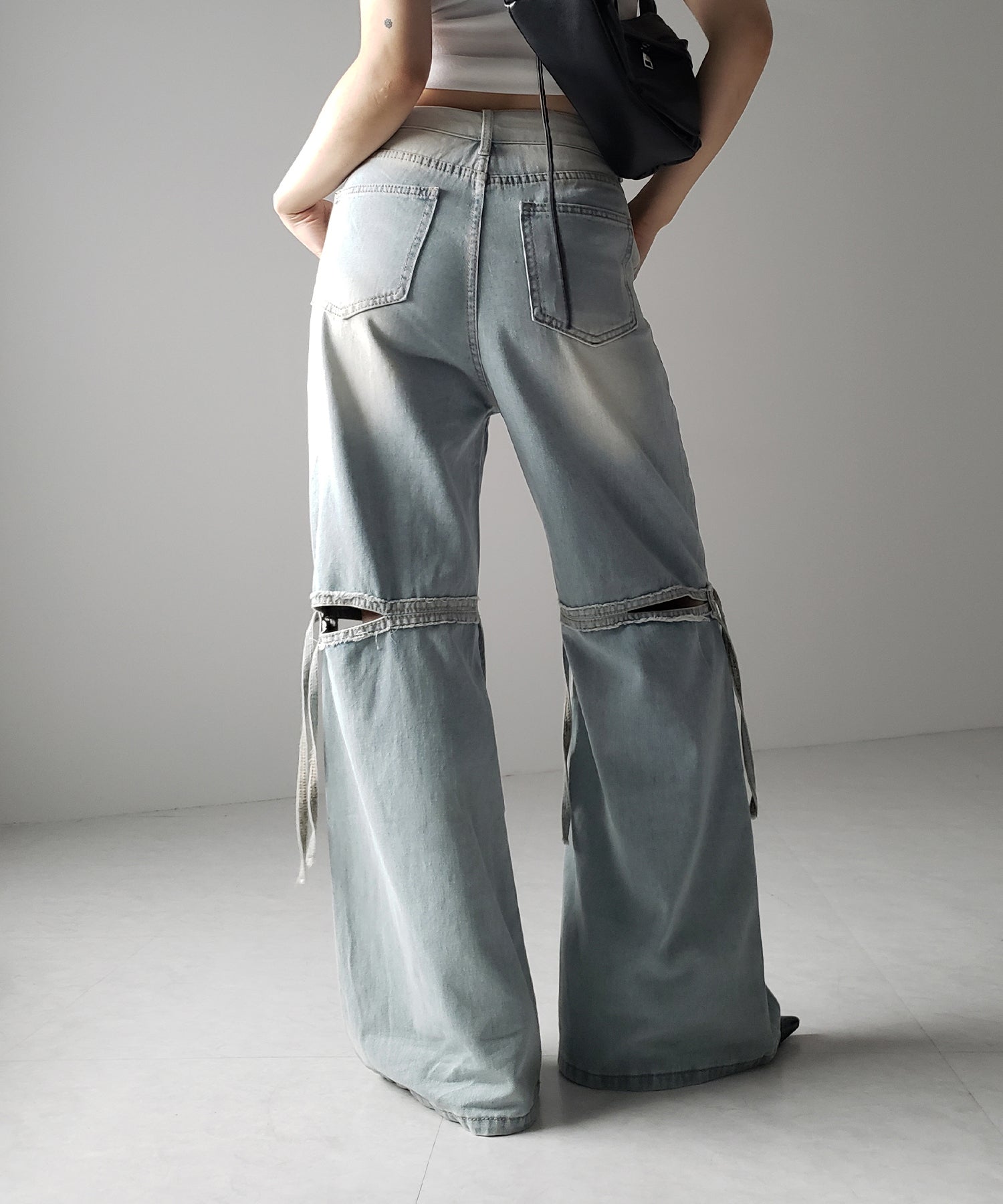 【 ４size ／ ２color 】カットアウトストラップヴィンテージルーズデニム ／ cutout strap vintage loose denim