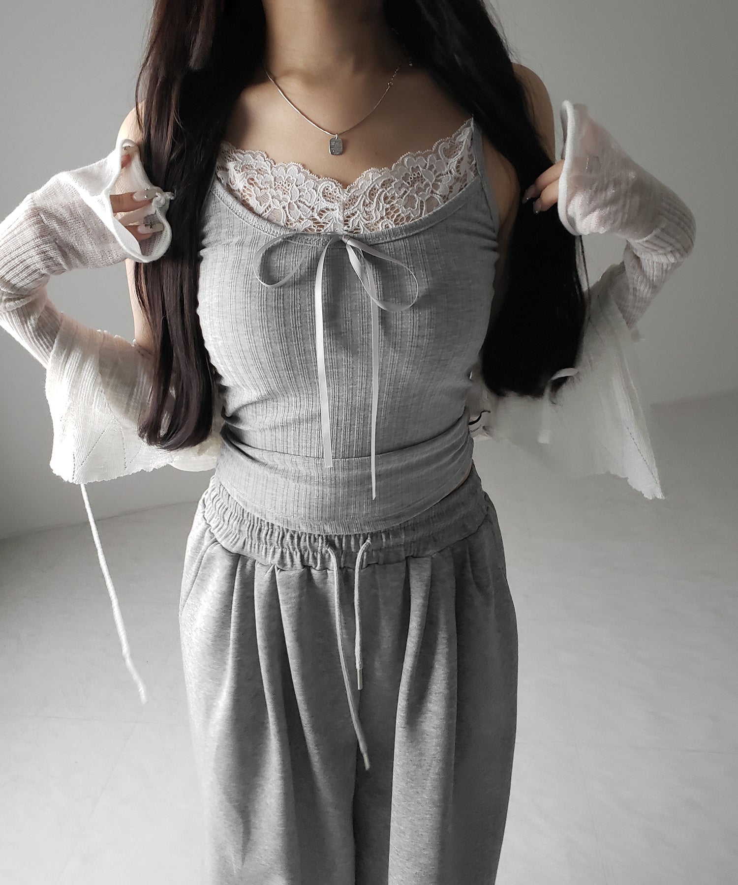 【 ３color ／ カップ付き 】フロントリボンレースドッキングキャミソール ／front ribbon lace docking camisole