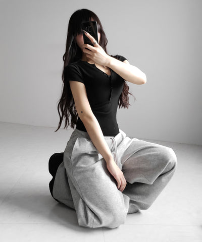 ヘンリーネック半袖ぴちニットトップス ／ henley neck short sleeve pichi knit tops