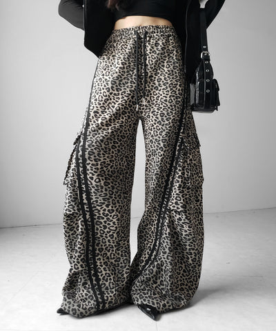 【 裾絞り可能２WAY 】レオパードヴィンテージサイドラインタックワイドスウェットパンツ ／ leopard vintage side line tuck wide sweatpants