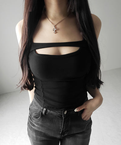 【 ３color ／ カップ付き 】胸開きカットアウトデザインスリムキャミソール ／ chest open cutout design slim camisole