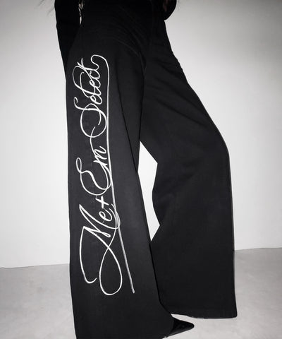 レタリングロゴ刺繍ハイウエストワイドブラックデニム ／ lettering logo embroidery high waist wide black denim