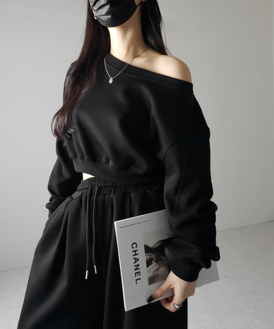 【 セットアップ 】ワンショルダーショートスウェットトップス ＋ タックワイドパンツ SET ／ off shoulder short sweat tops & tack wide pants SET