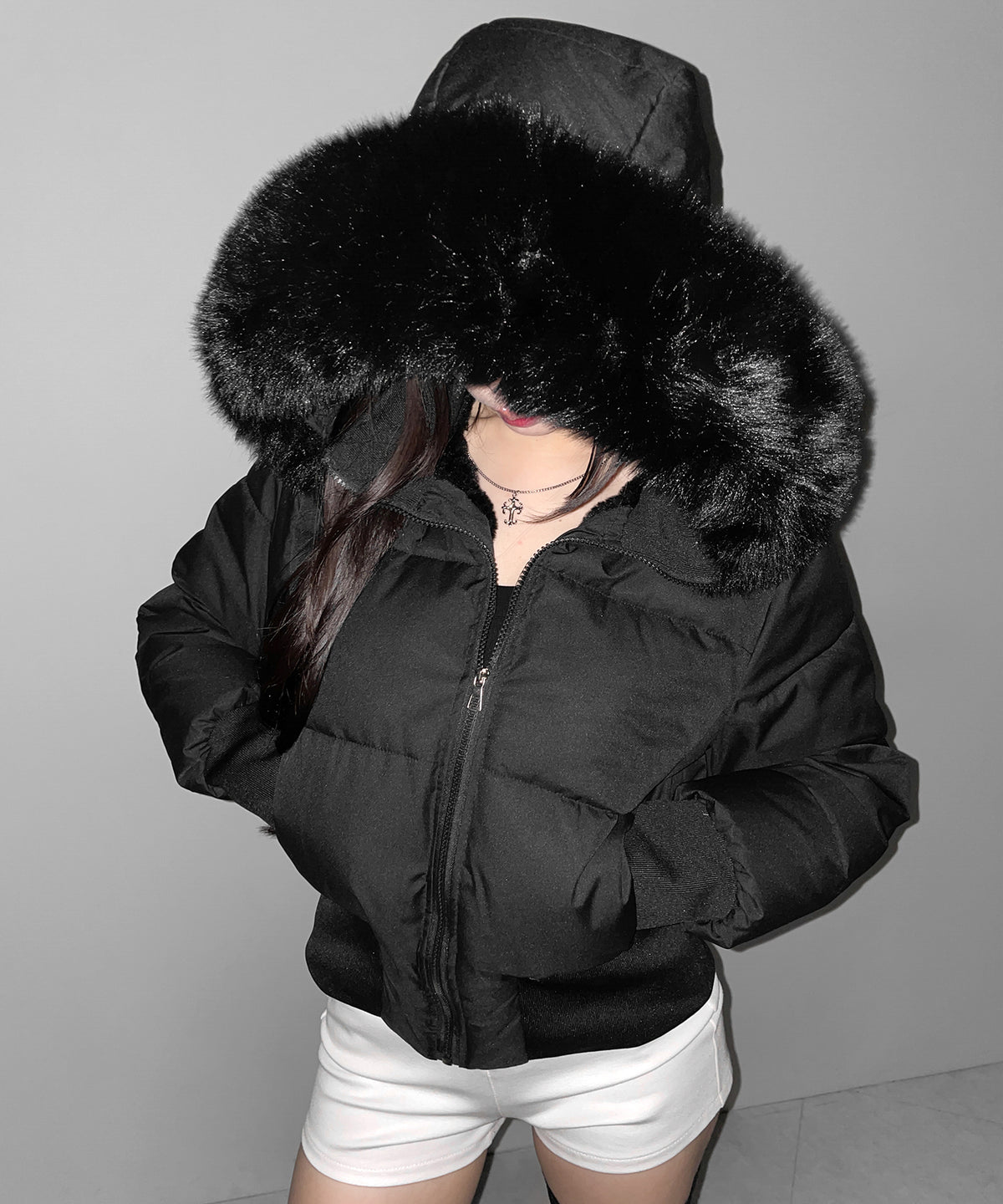 フェイクファーフード中綿ショートジャケット ／ fake fur hoodie fake down short jacket
