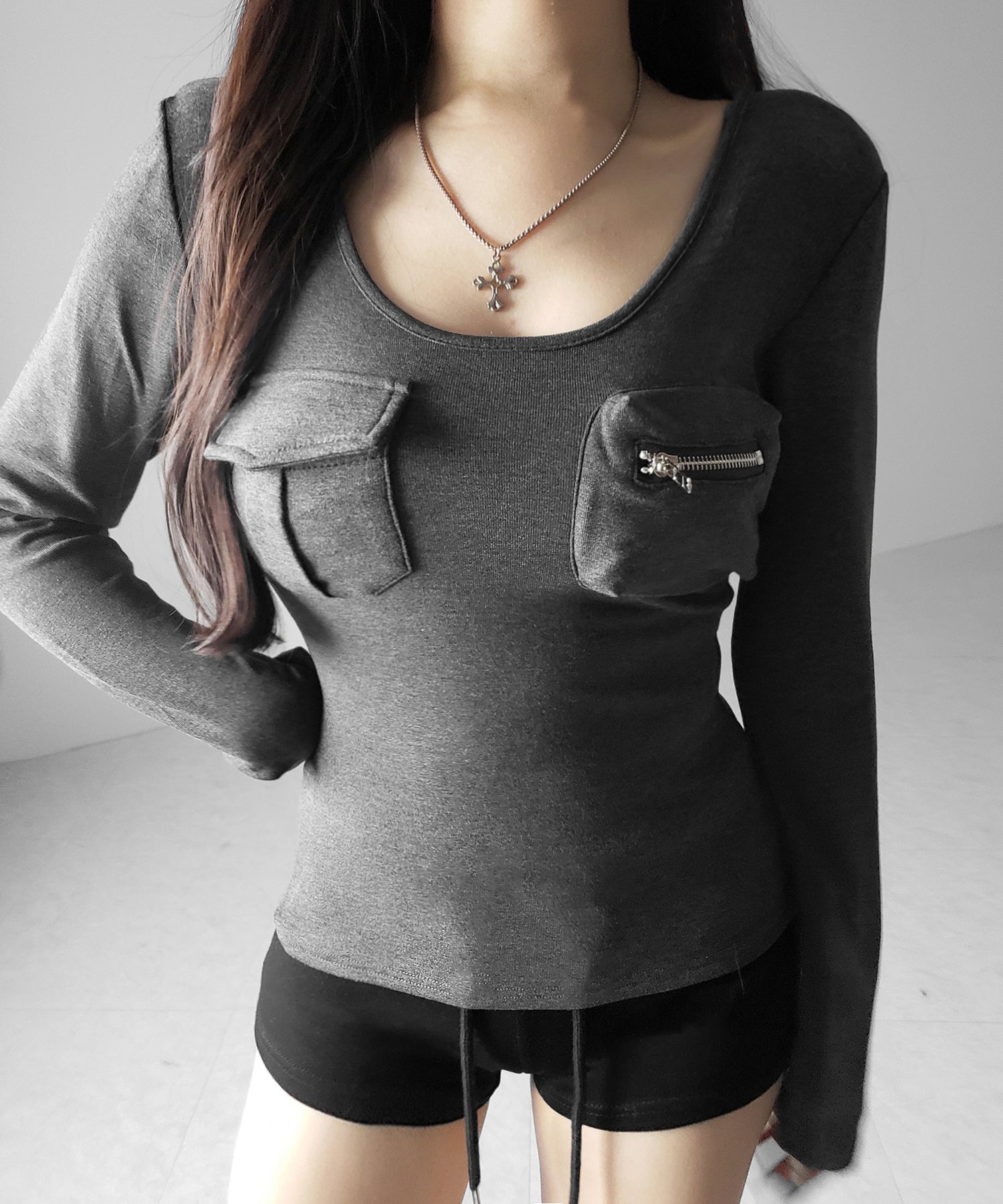 【 裏起毛 】アウトポケットオープンネックスリムトップス ／ out pocket open neck slim tops