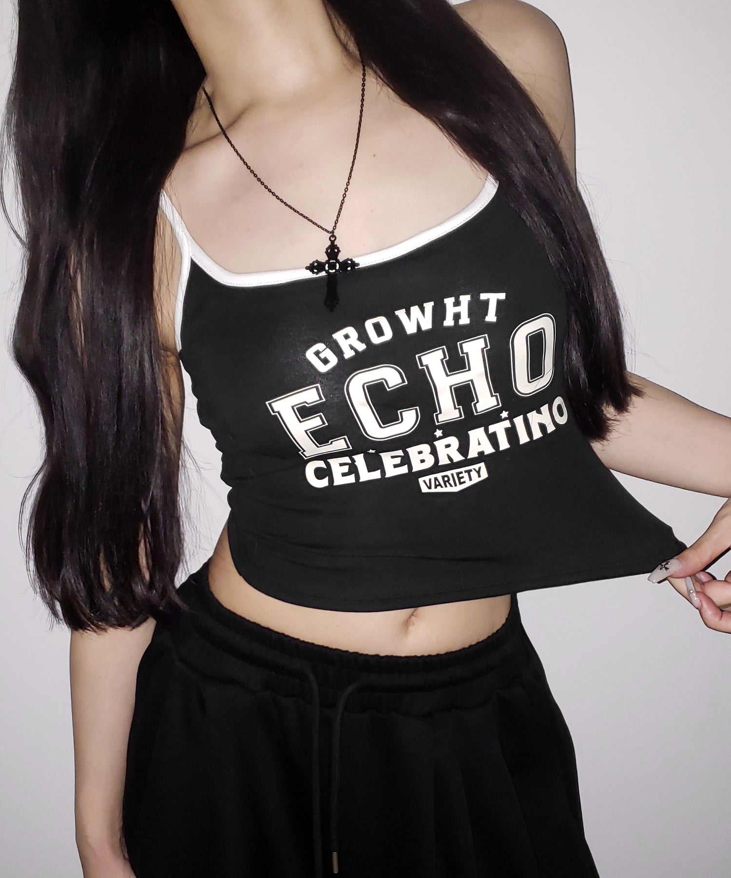 【 カップ付き 】フロントロゴプリントショートキャミソール ／ front logo print short camisole