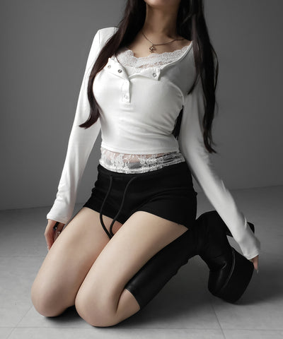 【 人気アイテムの長袖verが新登場！ 】レースレイヤードヘンリーネックスクエア長袖Ｔシャツ ／ lace layered henley neck square long sleeve T-shirt