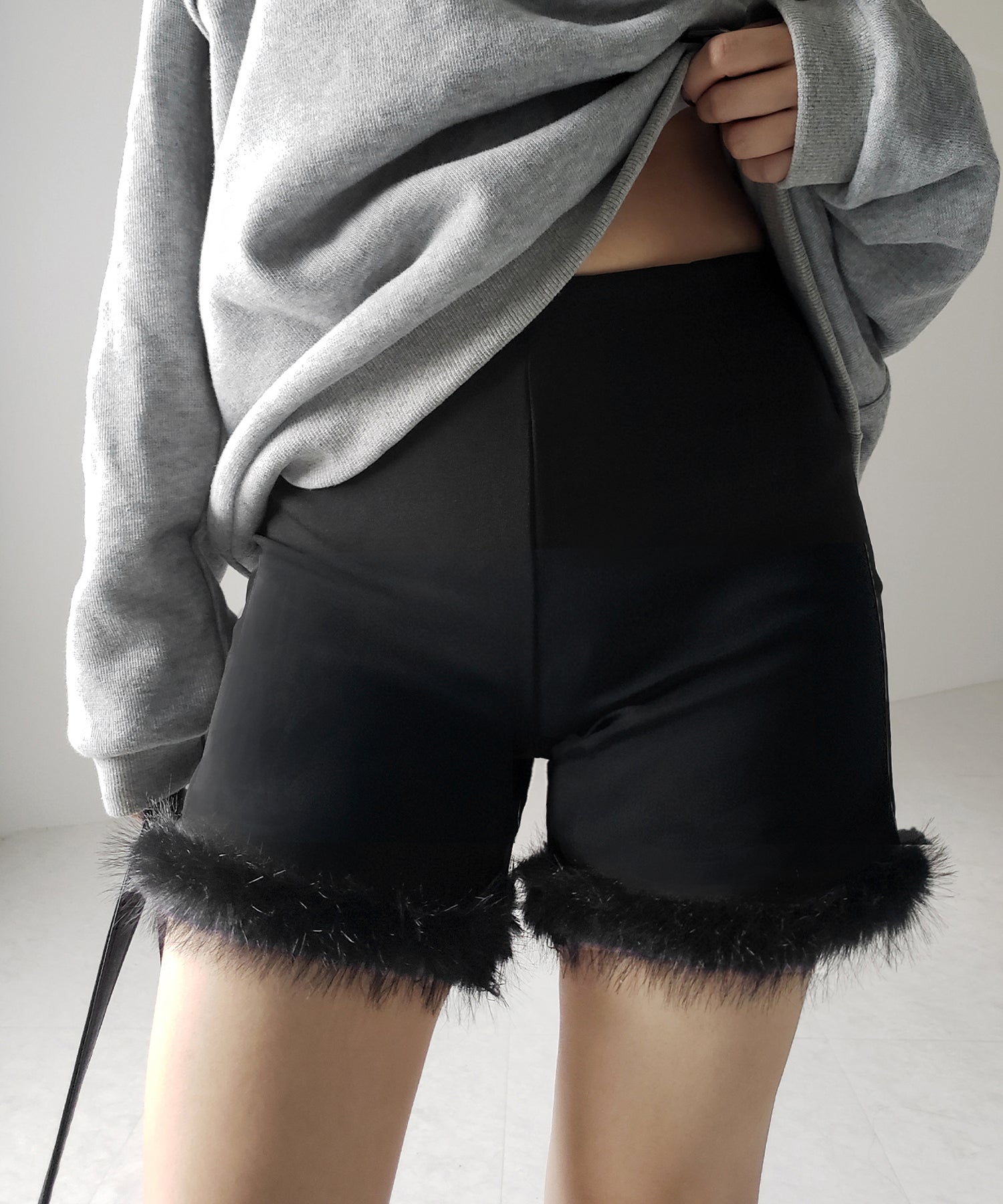 【 ４size 】ヘムフェザーバイカーショートパンツ ／ hem feather biker short pants