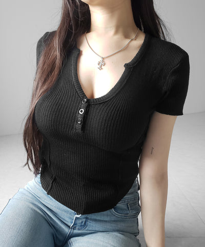 ヘンリーネックタイトフィット半袖リブニットトップス ／ Henley neck tight fit short sleeve rib knit tops