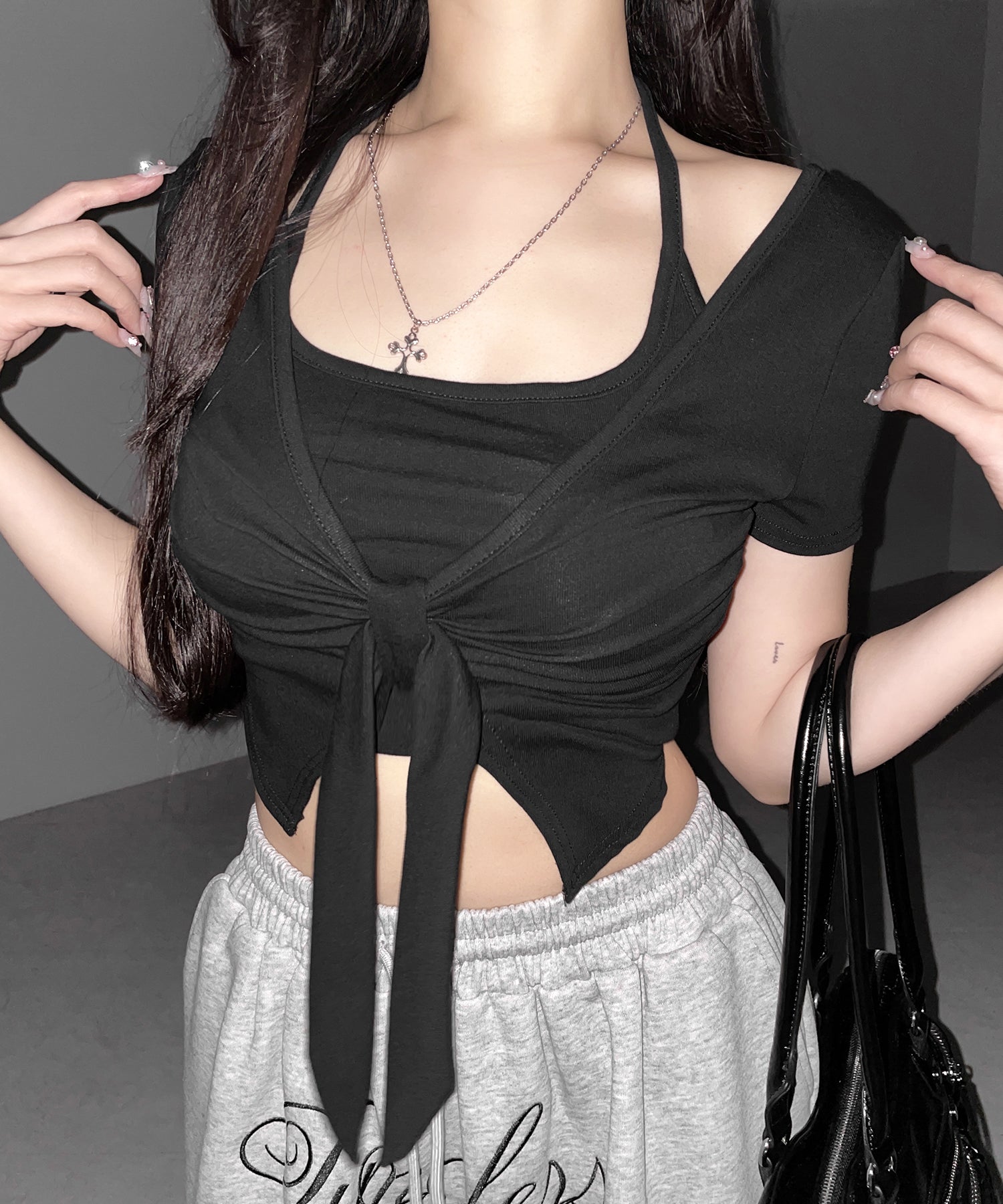 フロントリボンレイヤードトップス ＋ ホルターキャミ  ＳＥＴ  ／ front ribbon layered tops ＋ halter camisole SET