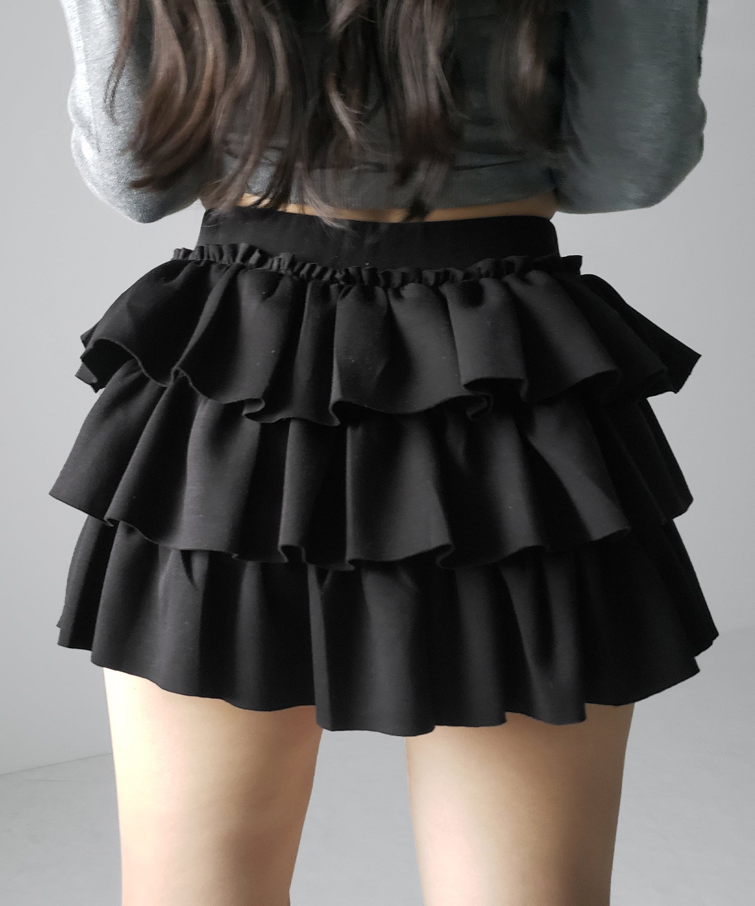 ティアードフリルカットソーミニスカート ／ tiered frill cut and sew mini skirt