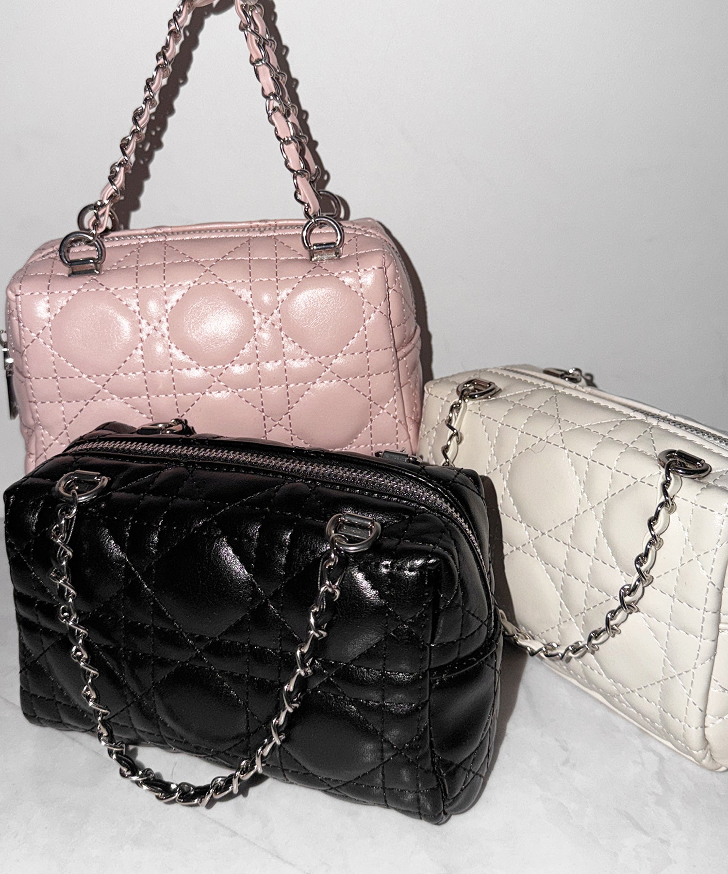 【 ショルダーストラップ付き２WAY 】キルティングスクエアチェーンショルダーミニバッグ / 2WAY quilted square chain shoulder mini bag
