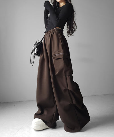 【 裾絞り可能２WAY 】ドローコードタックワイドカーゴスウェットパンツ ／ drawcord tuck wide cargo sweatpants