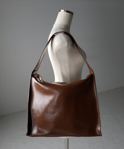 【 ２color 】ヴィンテージフェイクレザースクエアショルダーバッグ ／ vintage fake leather square shoulder bag