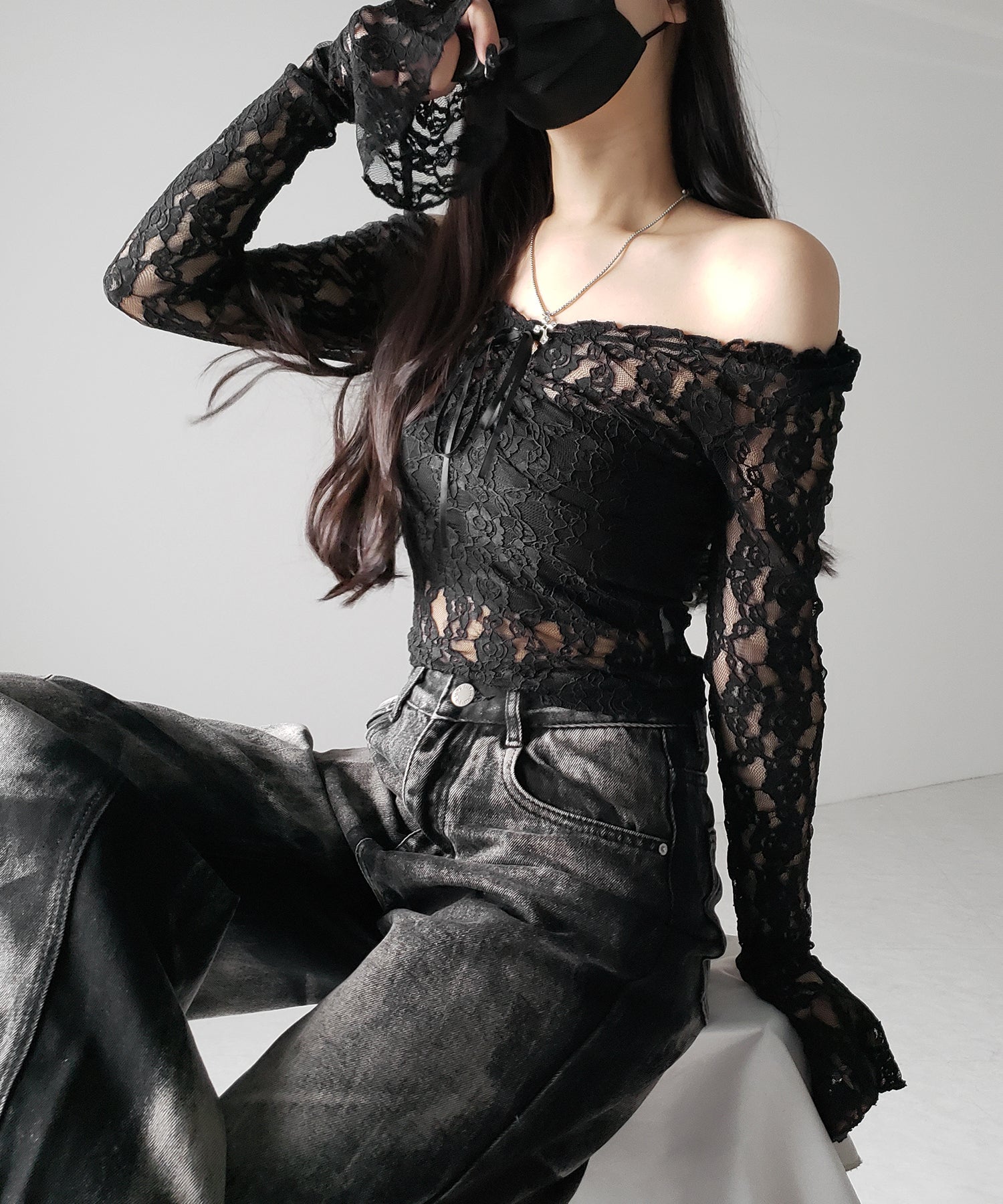 【 ２color ／２WAY 】フロントリボンオフショルスリムレーストップス ／ front ribbon off-shoulder slim lace tops