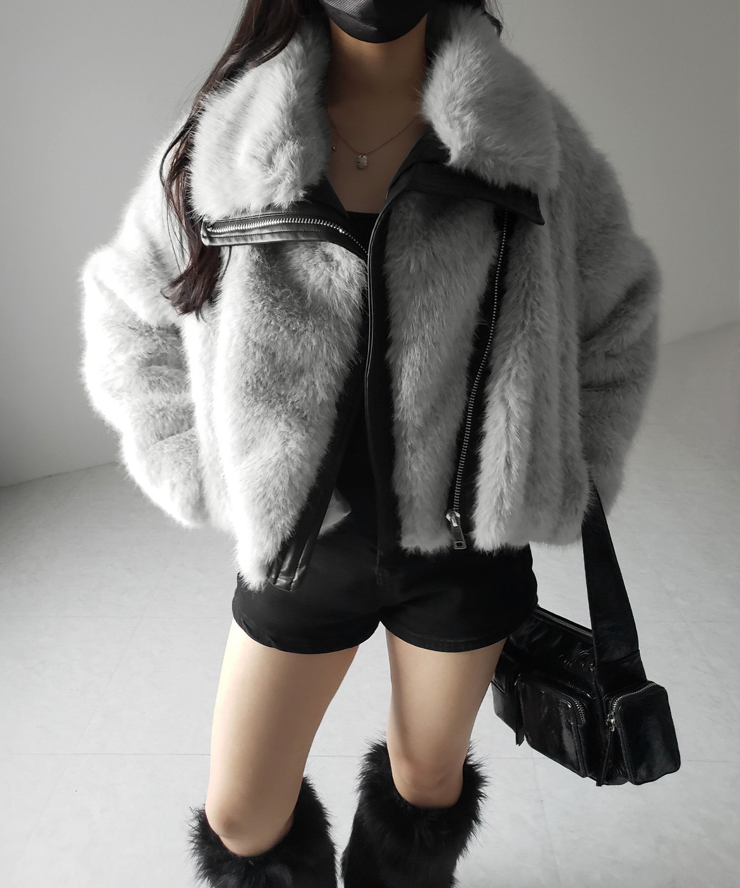 【 ２WAY 】ジップアップレザードッキングフェイクファーコート ／ zip up leather docking fake fur coat