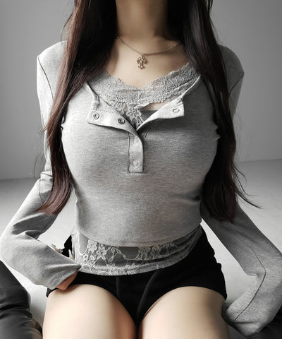 【 人気アイテムの長袖verが新登場！ 】レースレイヤードヘンリーネックスクエア長袖Ｔシャツ ／ lace layered henley neck square long sleeve T-shirt