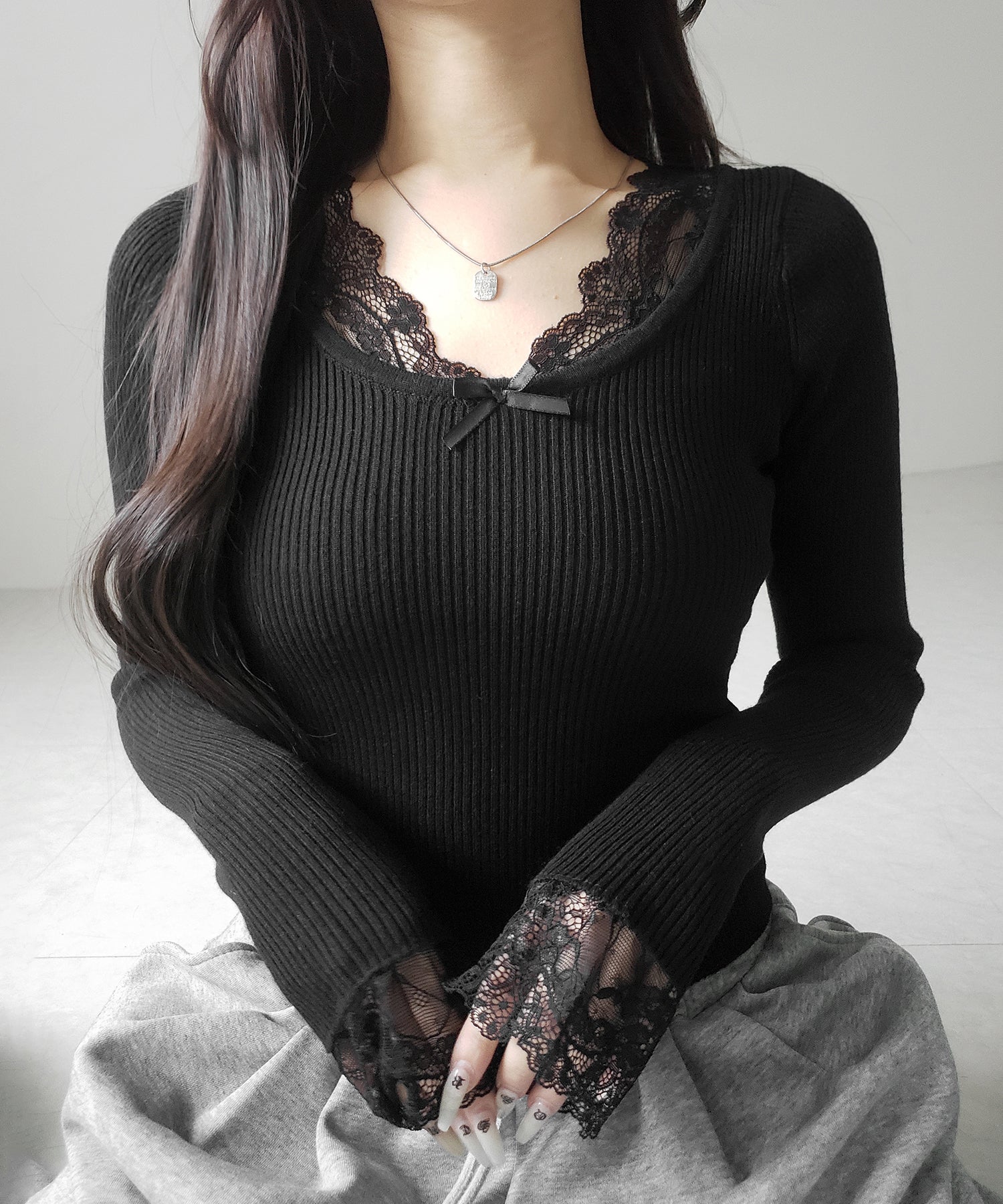 フロントリボンレース切替リブニットトップス ／ front ribbon lace switching ribbed knit tops