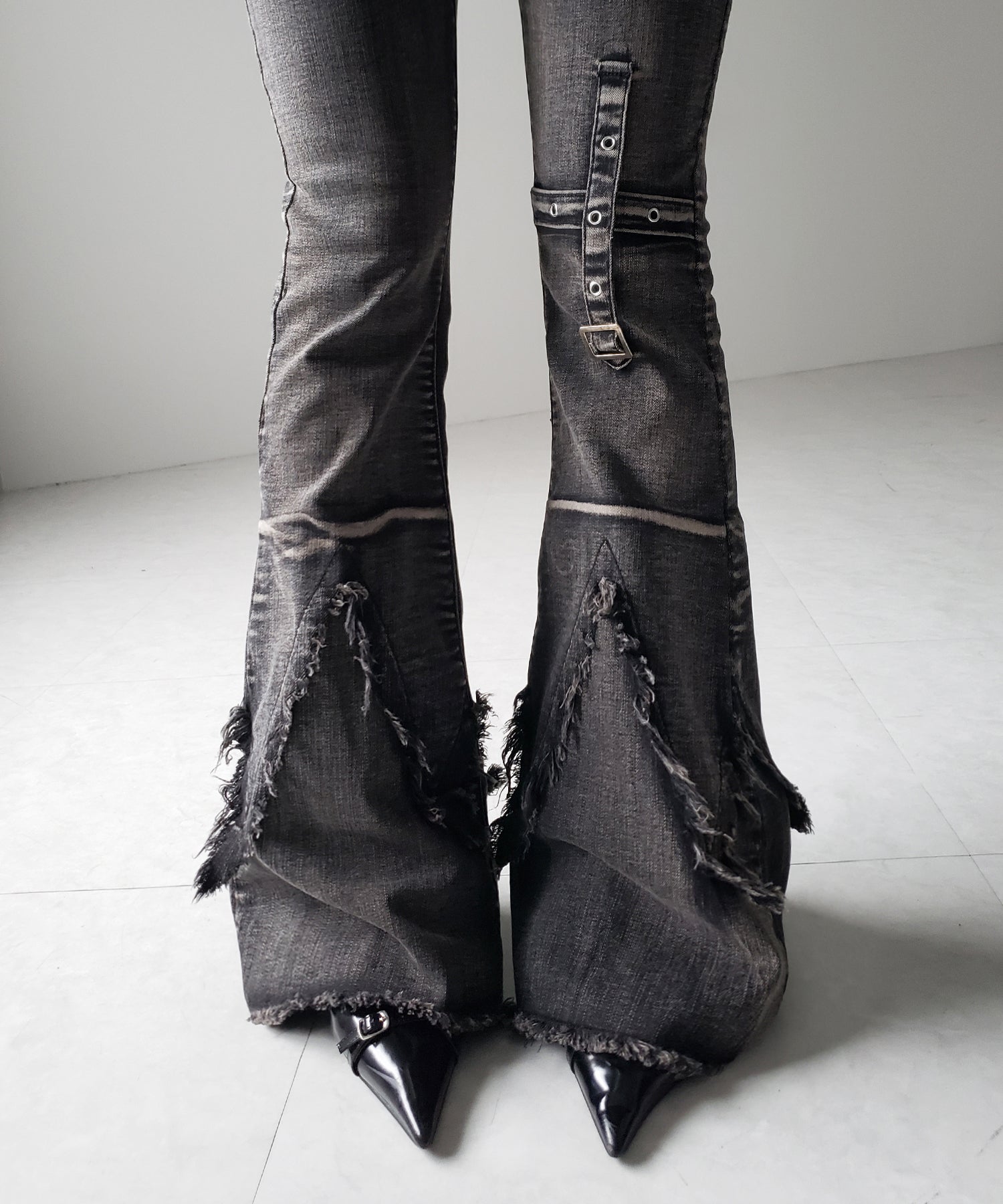 【 ２color ／ ４size 】クロスデザインヴィンテージライクフリンジストレッチフレアデニム ／ cross design vintage-like fringe stretch flare denim