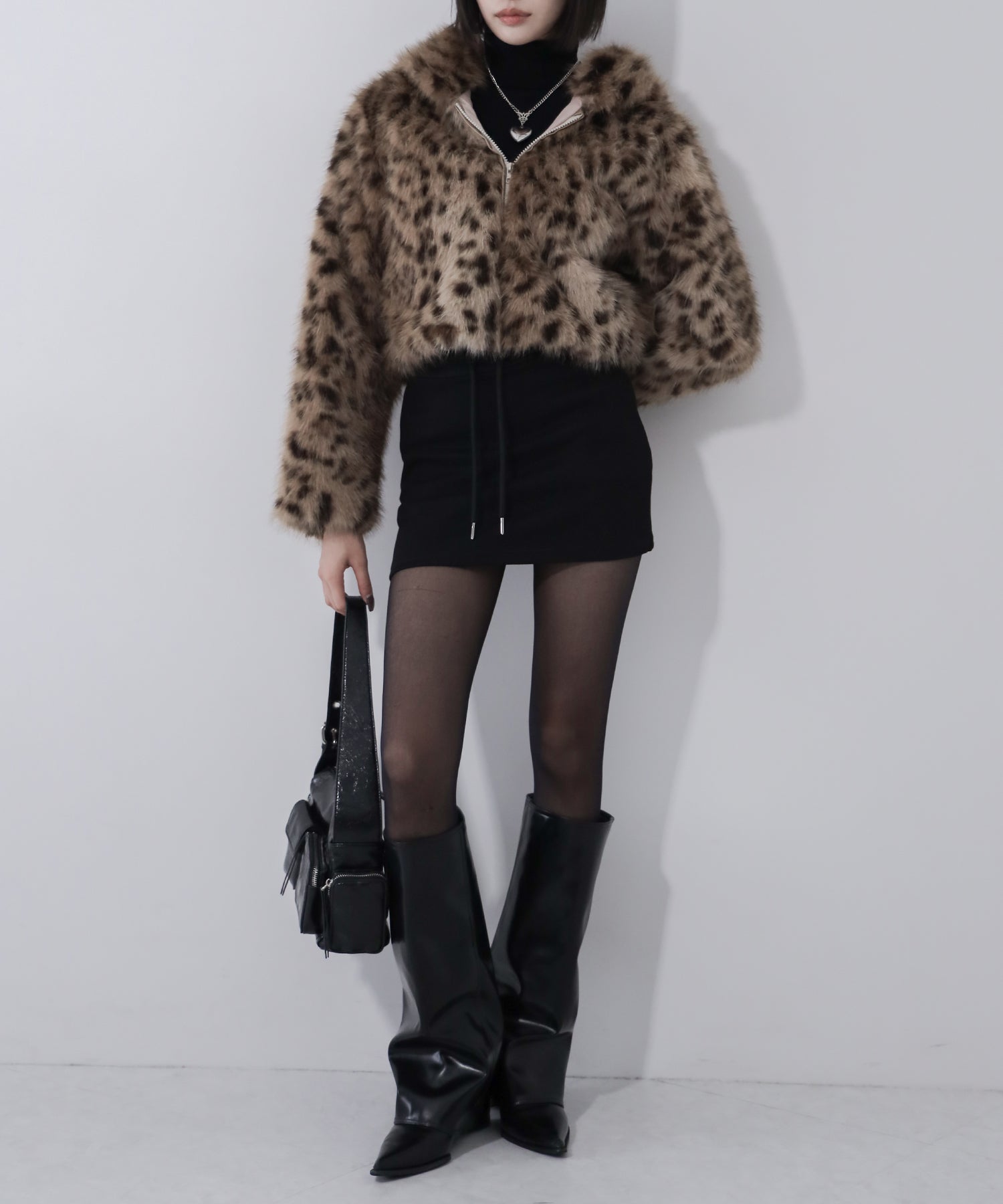 レオパードフェイクファーフーディショートコート ／ reopard fakefur hoodie short coat