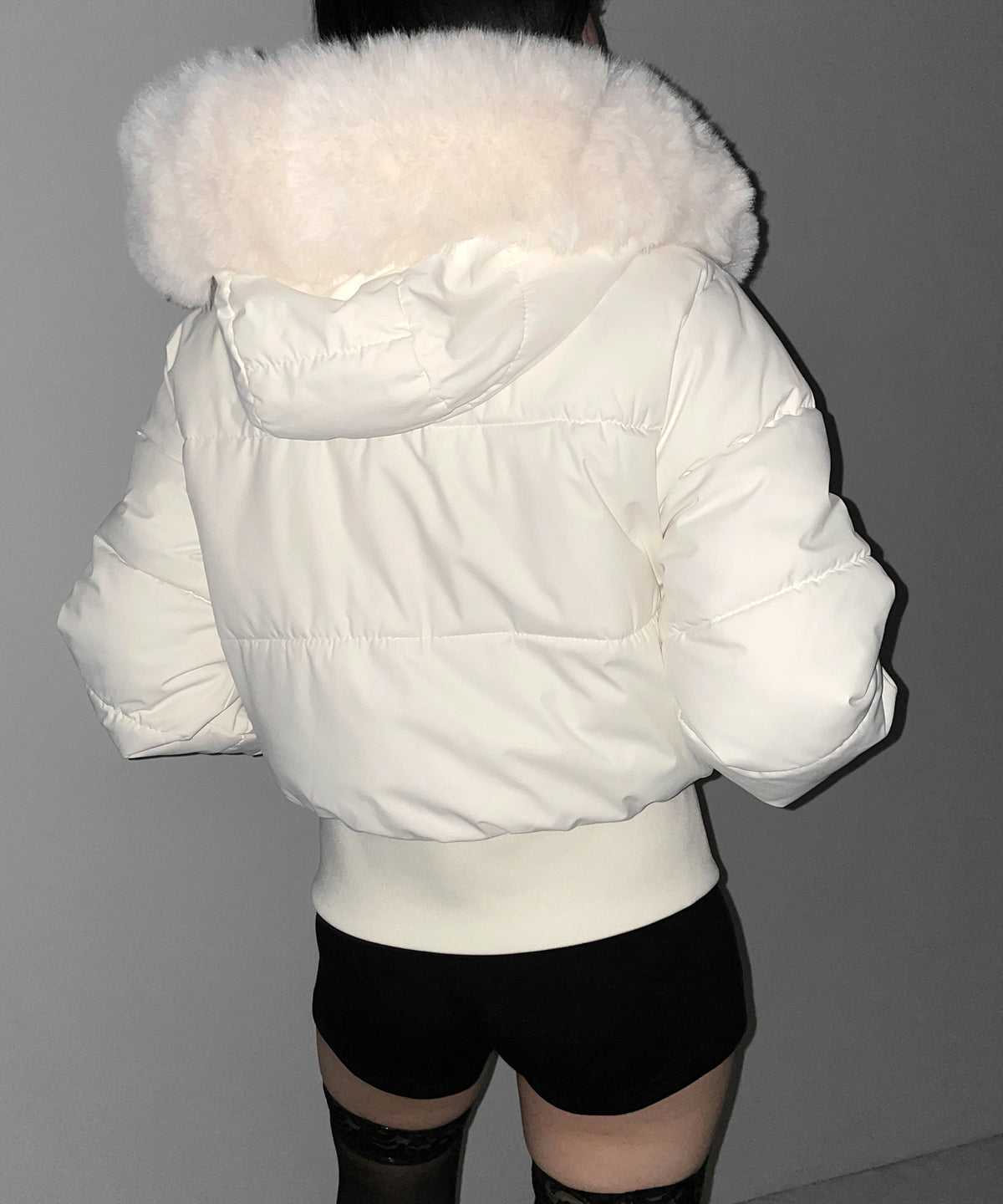 フェイクファーフード中綿ショートジャケット ／ fake fur hoodie fake down short jacket