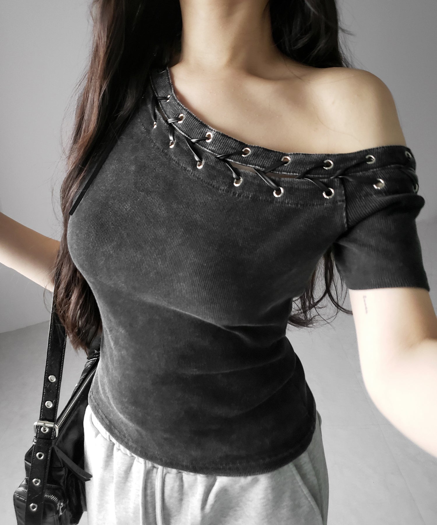 ヴィンテージカットアウトレースアップ半袖ワンショルリブトップス ／ vintage cutout laceup short sleeve one shoulder lib tops