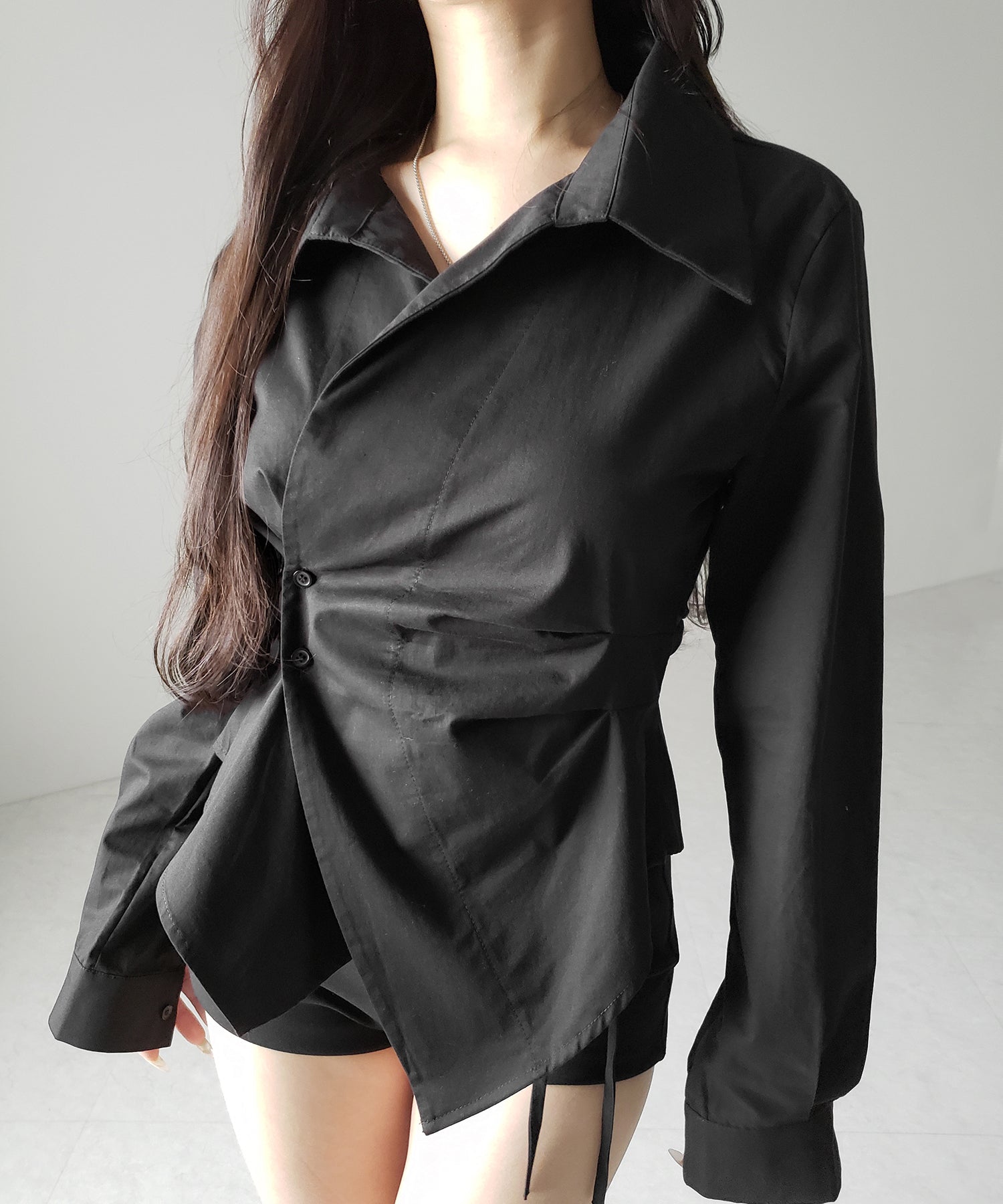 タックレイヤードアシンメトリーミディシャツ ／ tuck layered asymmetry midi shirts