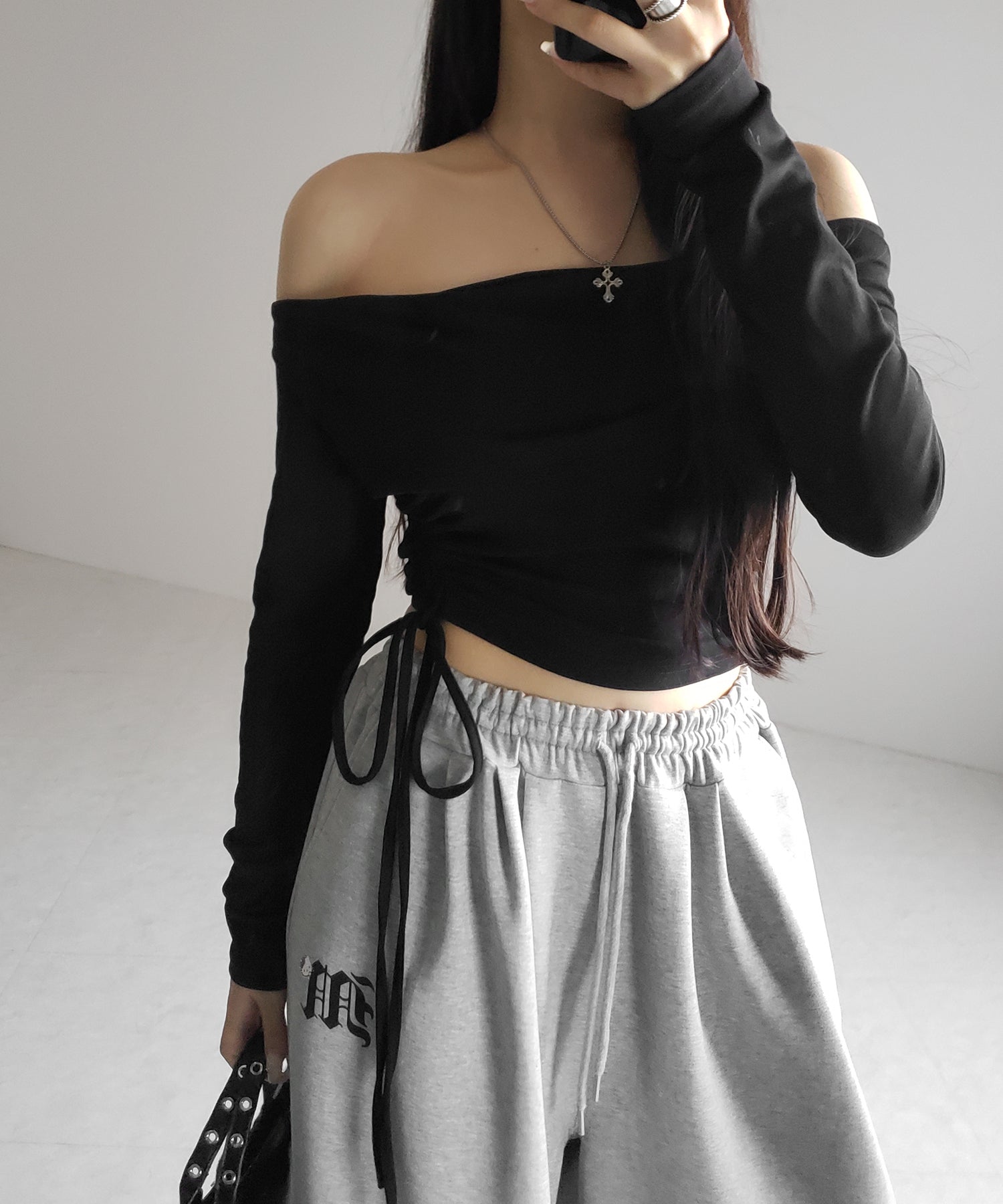 シャーリングリボンショートオフショルカットソートップス ／ shirring ribbon short off shoulder cutsew tops