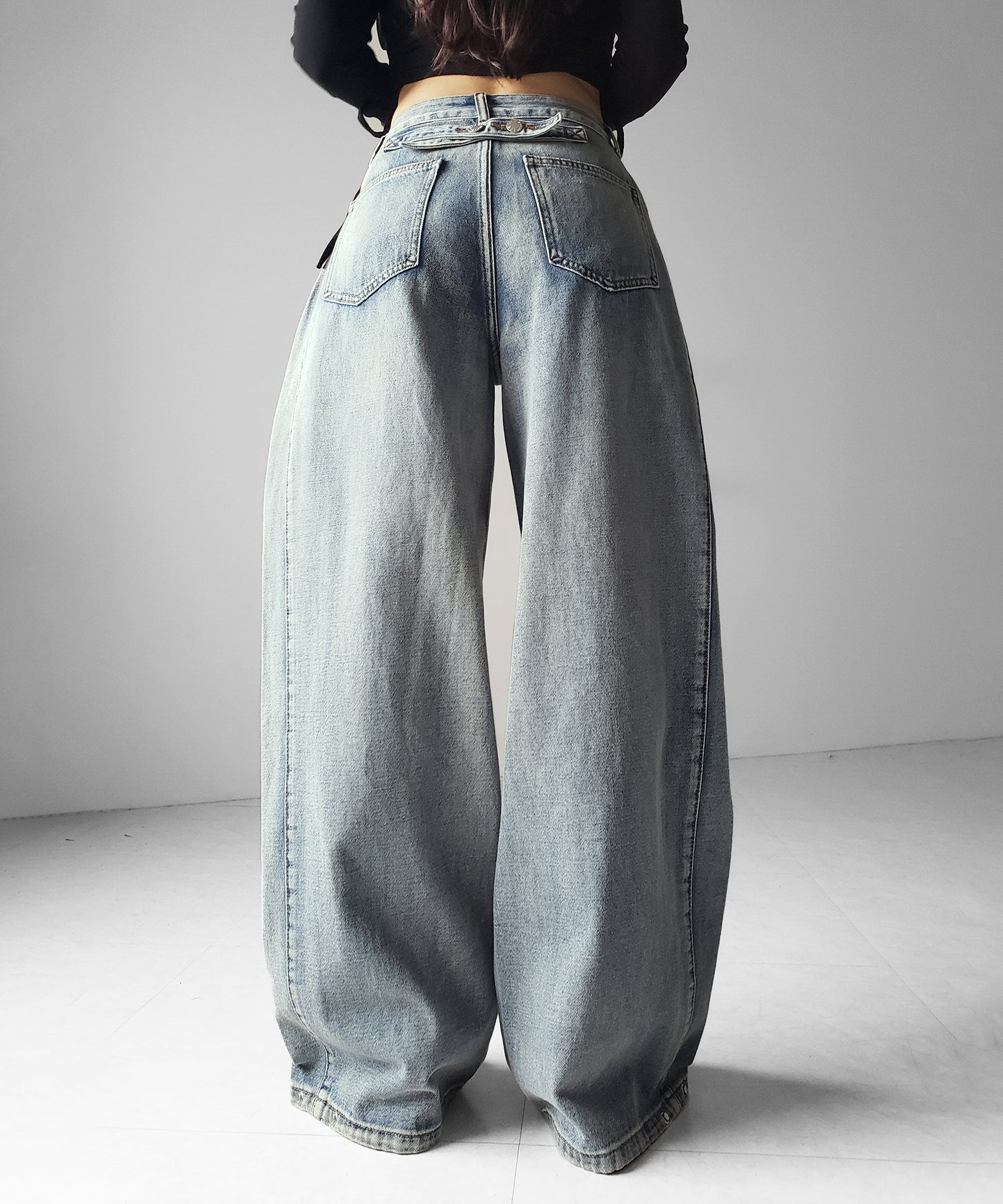 ヴィンテージライクウォッシュカーブワイドデニム ／ vintage like wash curve wide denim