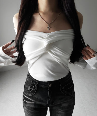 【 ２color 】クロスギャザーオフショルカットソートップス ／ cross gather off shoulder cutsew tops
