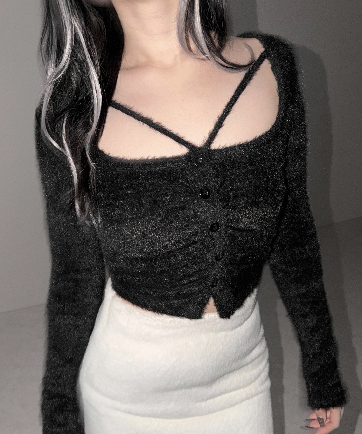 クロスストラップスクエアショートシャギーカーディガン ／ cross strap square short shaggy cardigan