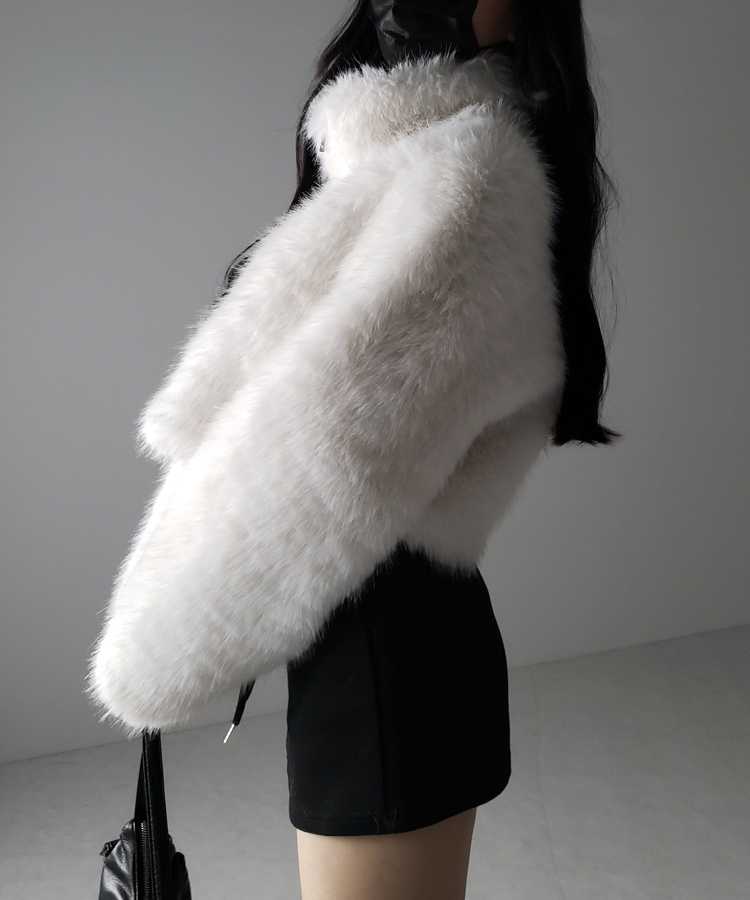 ジップアップスタンドカラーショートフェイクファーコート ／ zip up stand-collar short fake fur coat