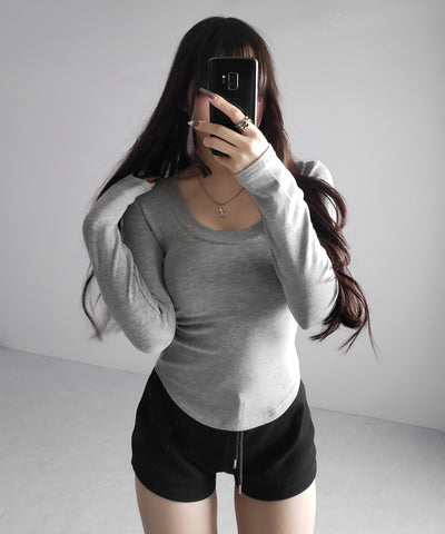 UネックスーパーフィットスリムロンT ／ U-neck super fit slim long sleeve T-Shirt