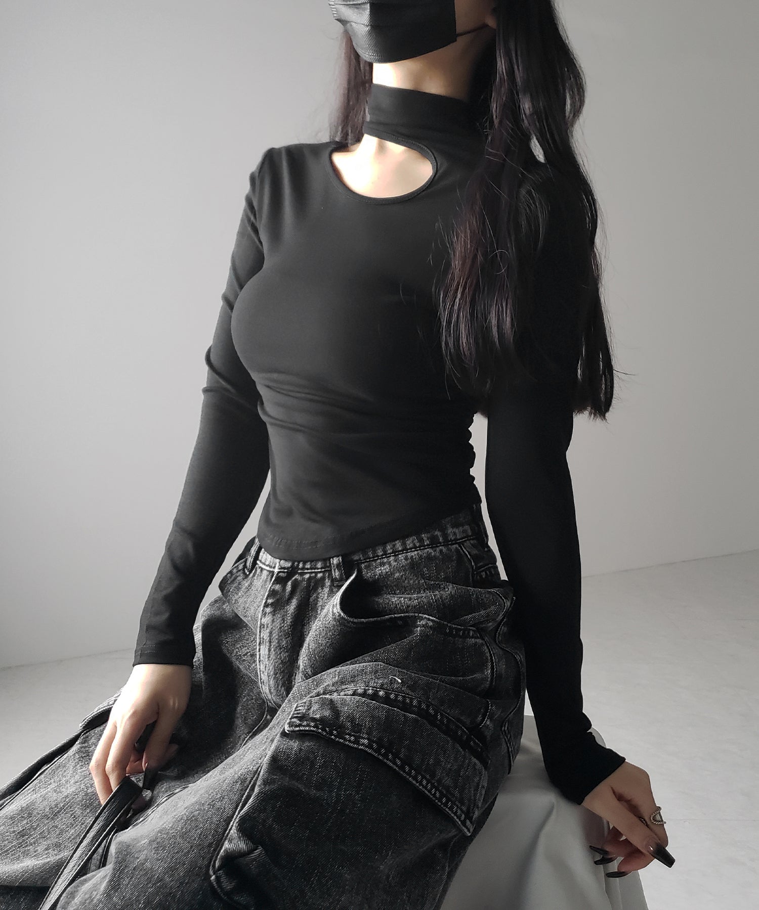 【 ２color 】カットアウトアシメチョーカーカットソートップス ／cutout asymmetry choker cutsew tops
