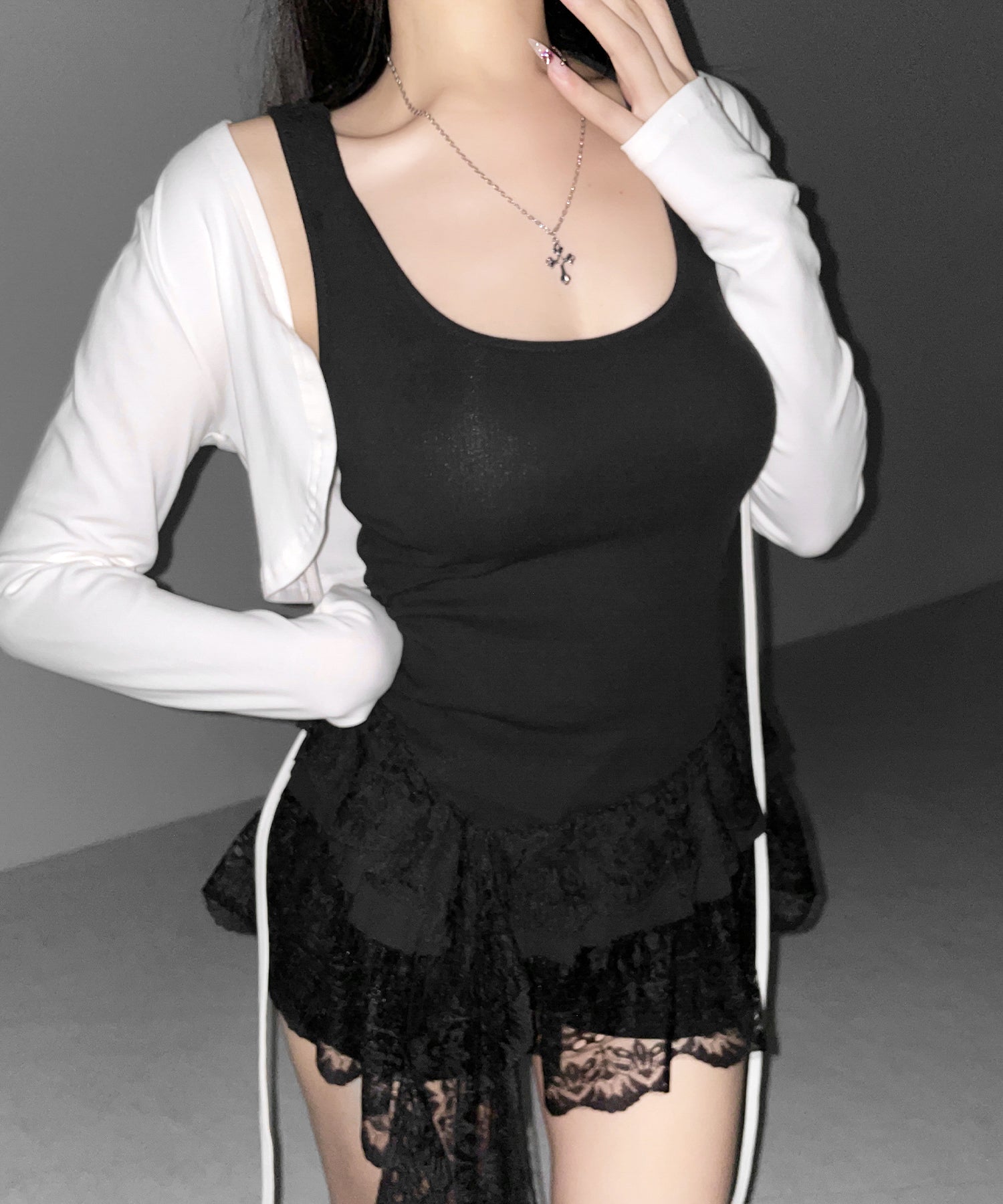 レースフリルアシンメトリータンクトップ ／lace frill asymmetry tank top