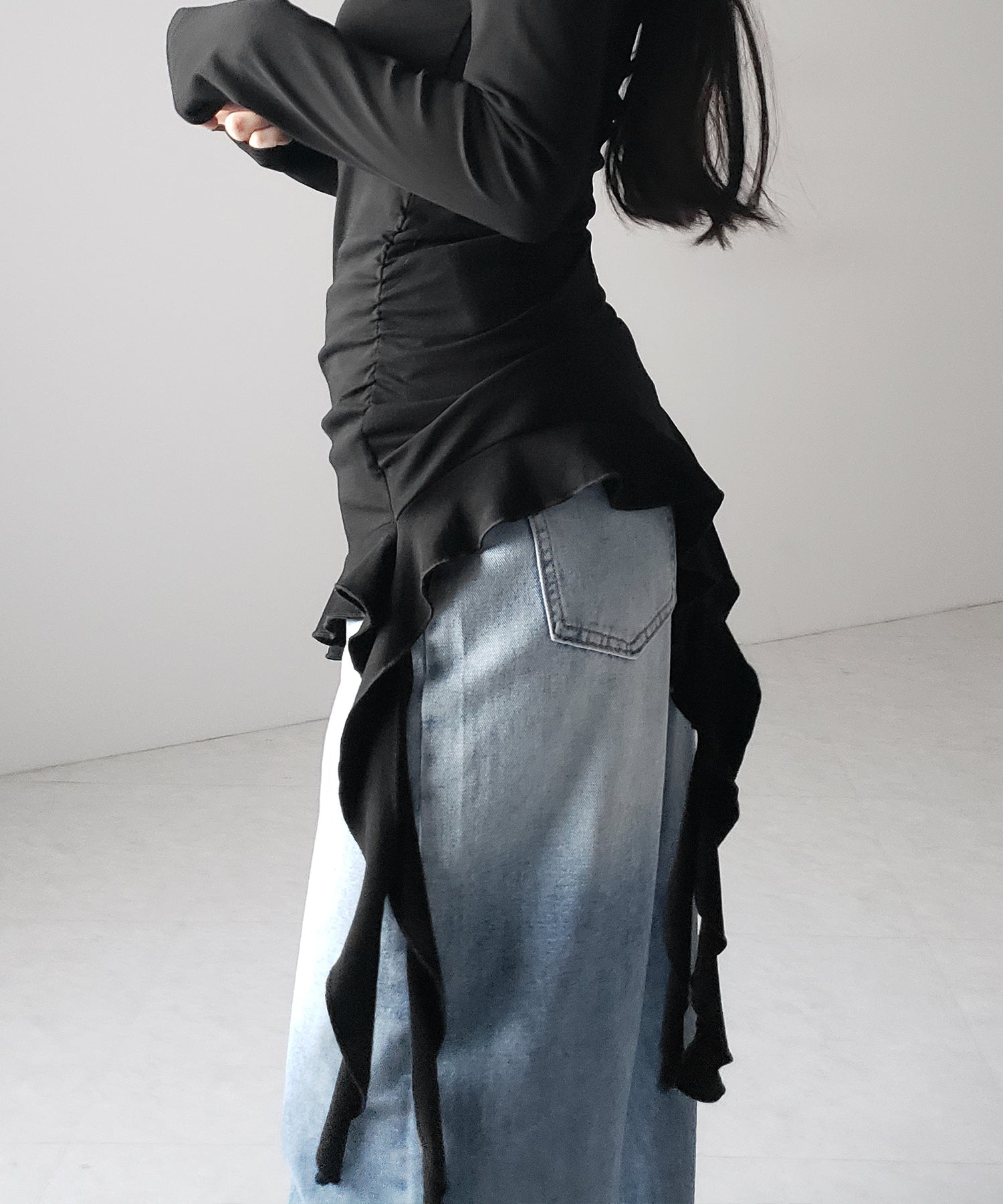 【 ３color 】クロスチョーカーアシンメトリーラッフルフリルトップス ／ cross choker asymmetry ruffle frill tops
