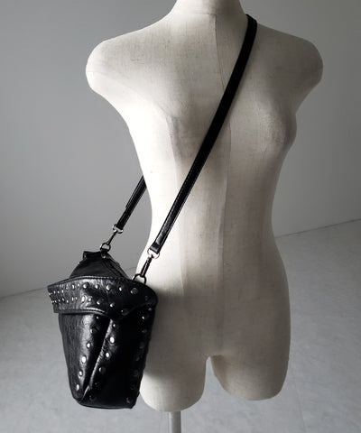 【 ２color】スタッズデザインスクエアショルダーバッグ ／ stud design square shoulder bag