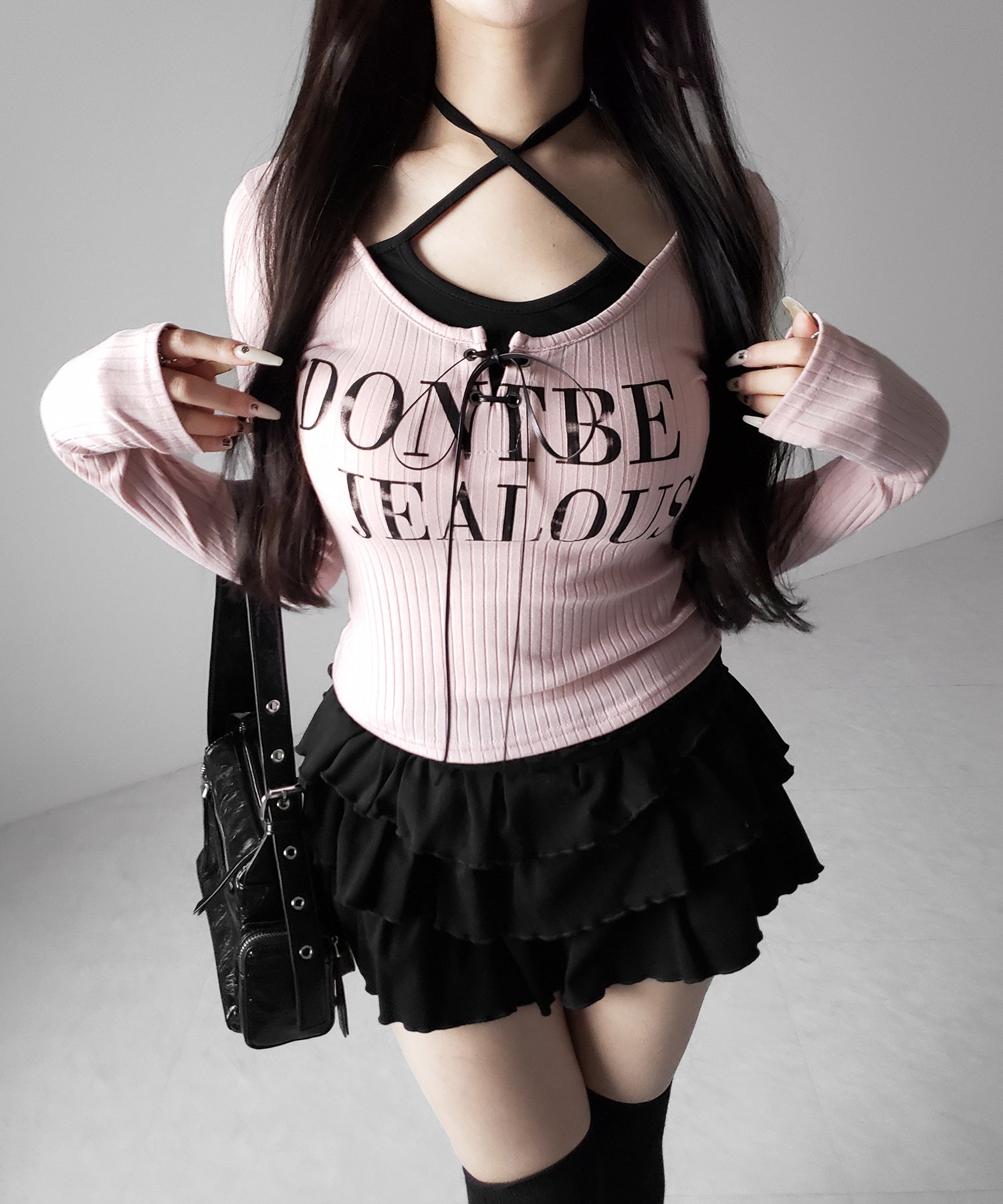 【 クロスネックにできる２WAY 】レースアップフェイクレイヤードロゴカットソートップス ／ laceup fake layered logo cutsew tops