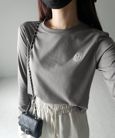 OBE刺繍 ミニロゴ長袖Ｔシャツ【 韓国製 】
