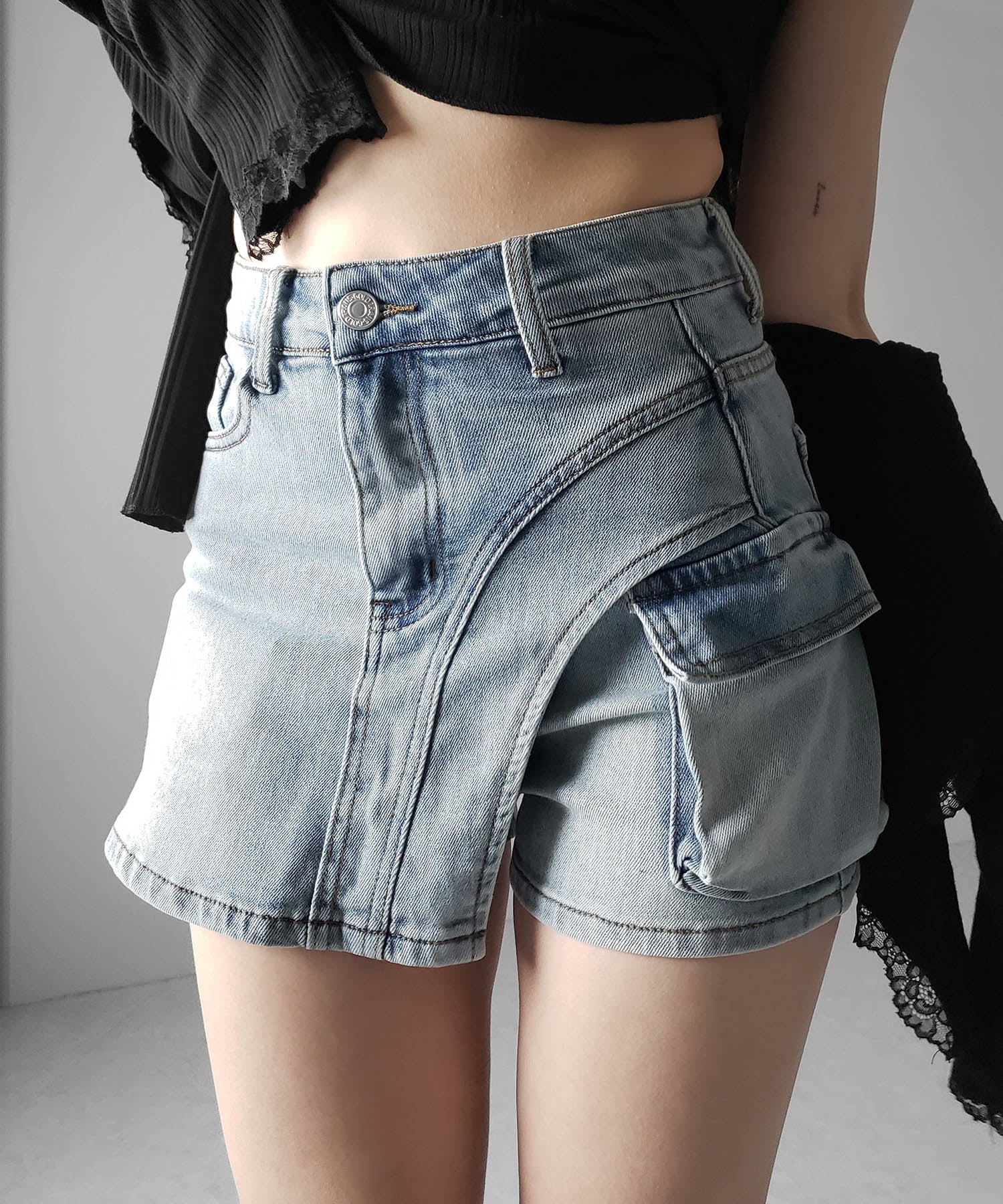 カーゴポケットレイヤードデニムミニスカパン ／ cargo pocket layered denim mini skirt pants