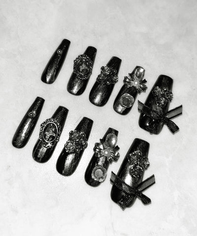 カメオリボンメタリックブラックロングネイルチップ ／ cameo ribbon metallic black long nail tips