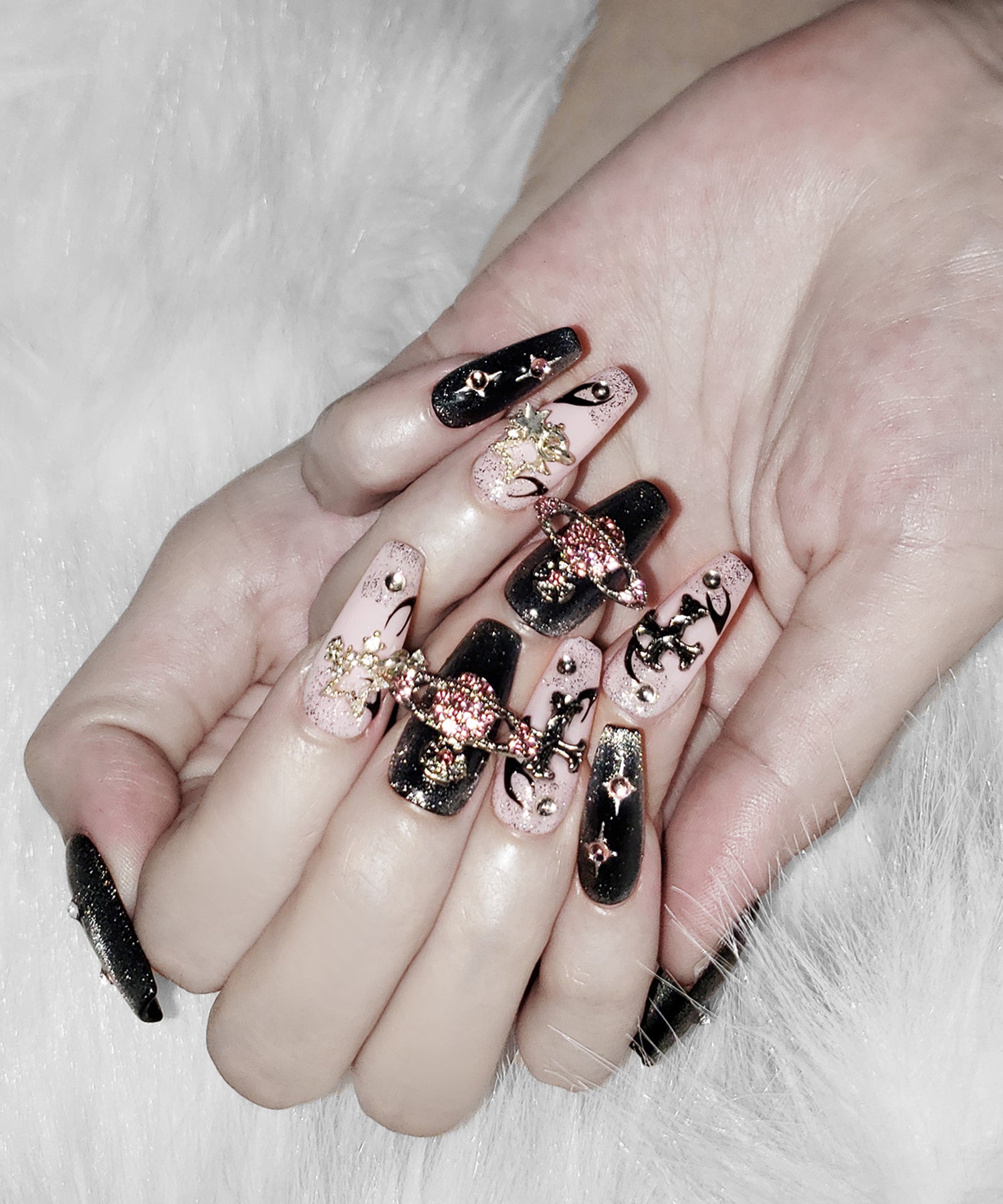 プラネットクロスピンクブラックマグネットネイルチップ／planet cross pink black magnet nail tips