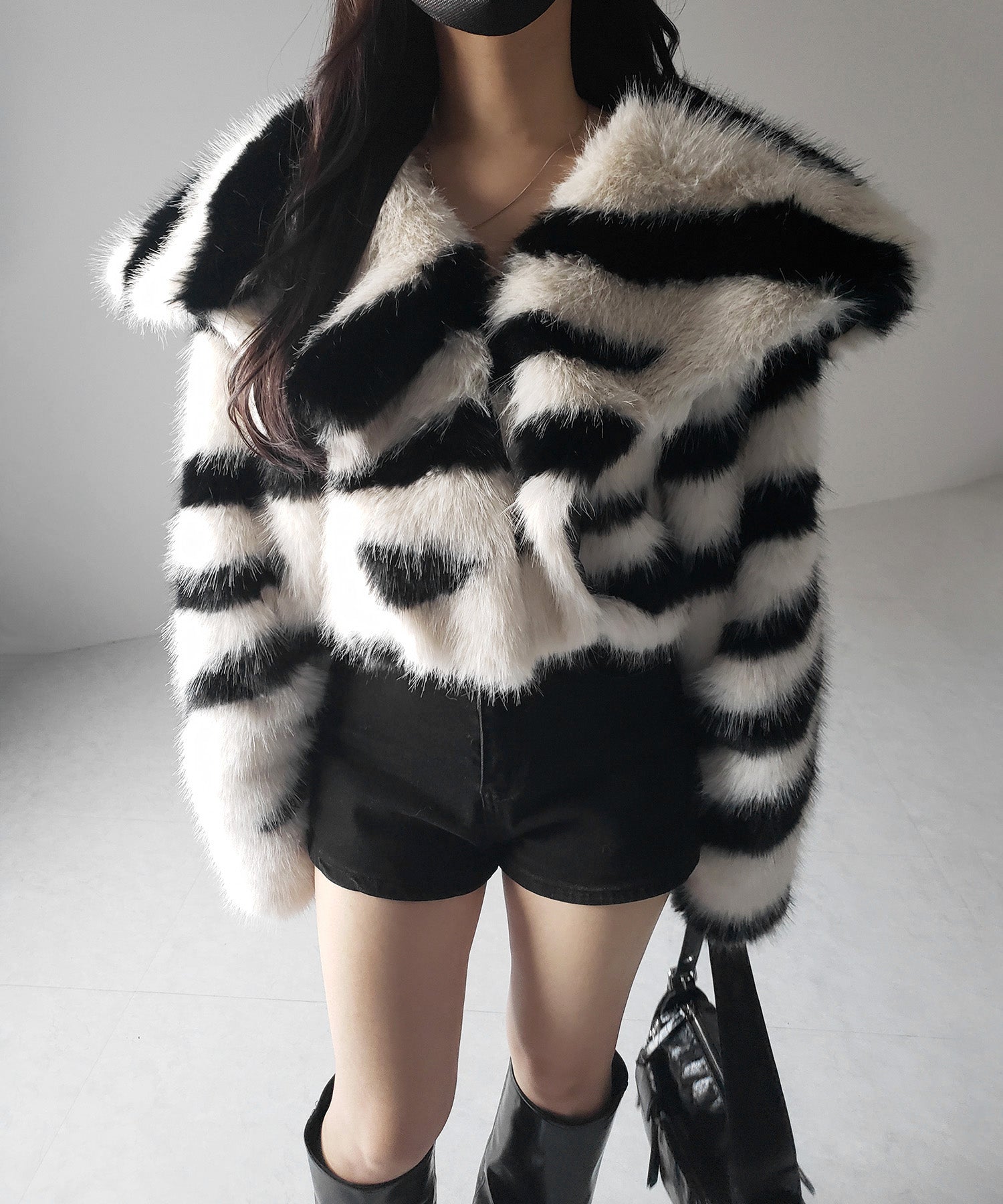 バイカラーボリュームショートフェイクファーコート ／ bicolor volume  