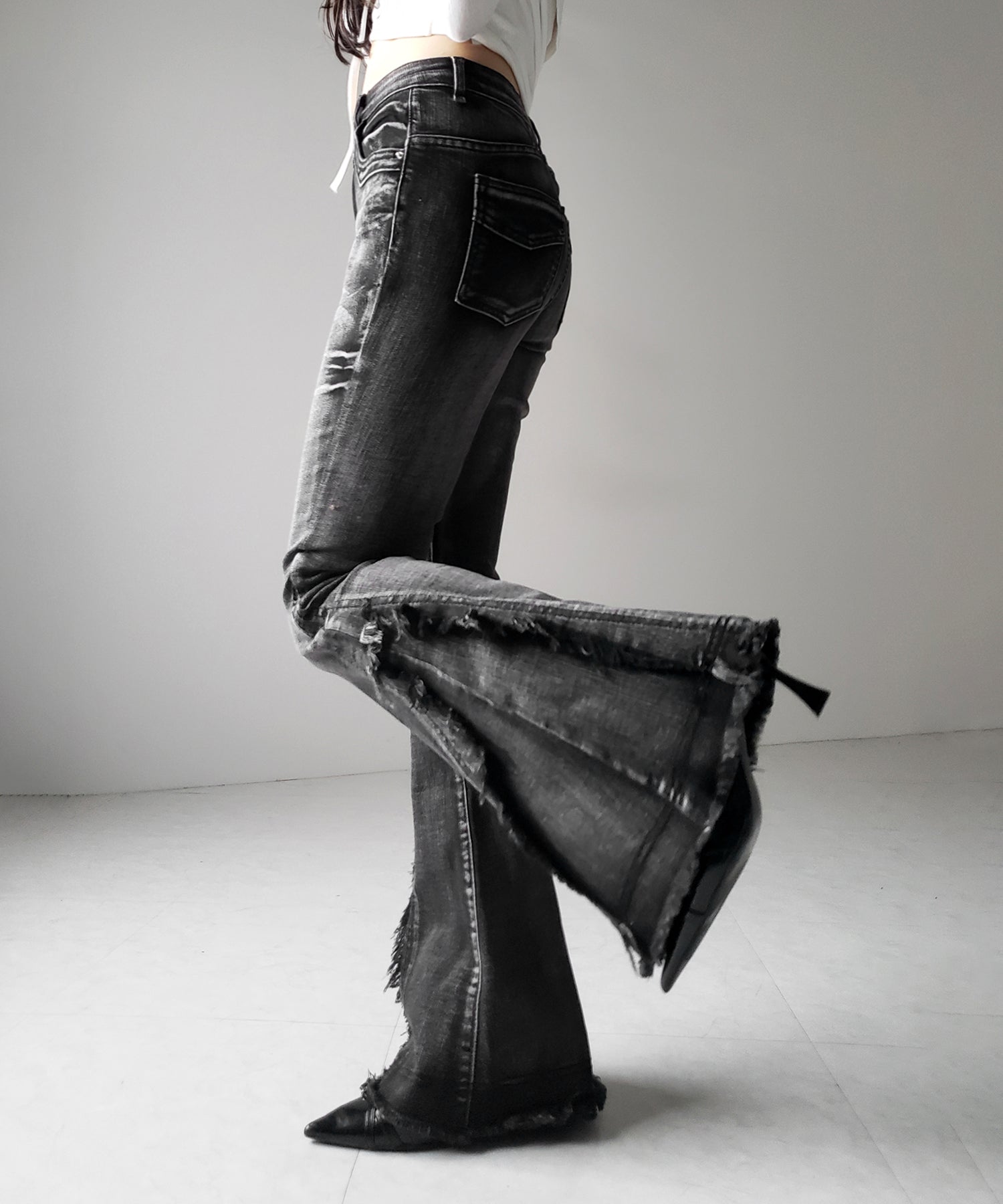 【 ２color ／ ４size 】ヴィンテージライクフリンジストレッチフレアデニム ／ Vintage-like fringe stretch flare denim