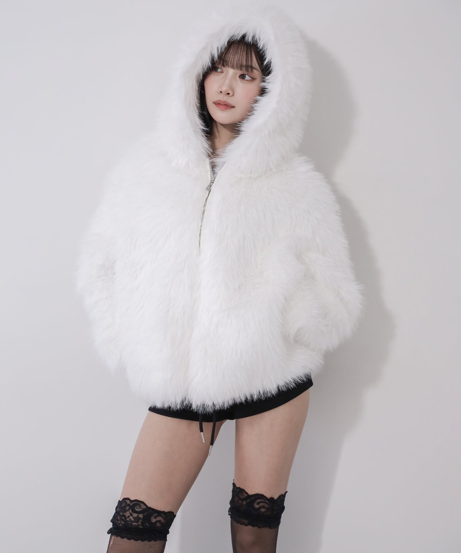 フェイクファーフーディミドルコート ／ fake fur hoodie middle coat