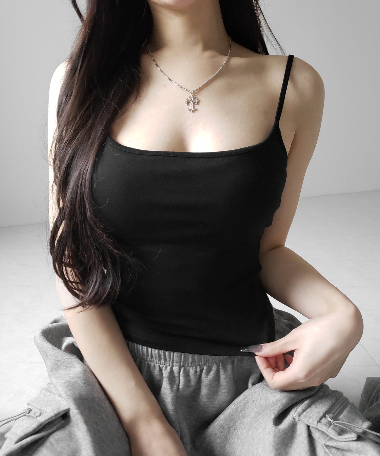 【 カップ付き 】スクエアネックストラップスリムキャミソール ／ square neck strap slim camisole