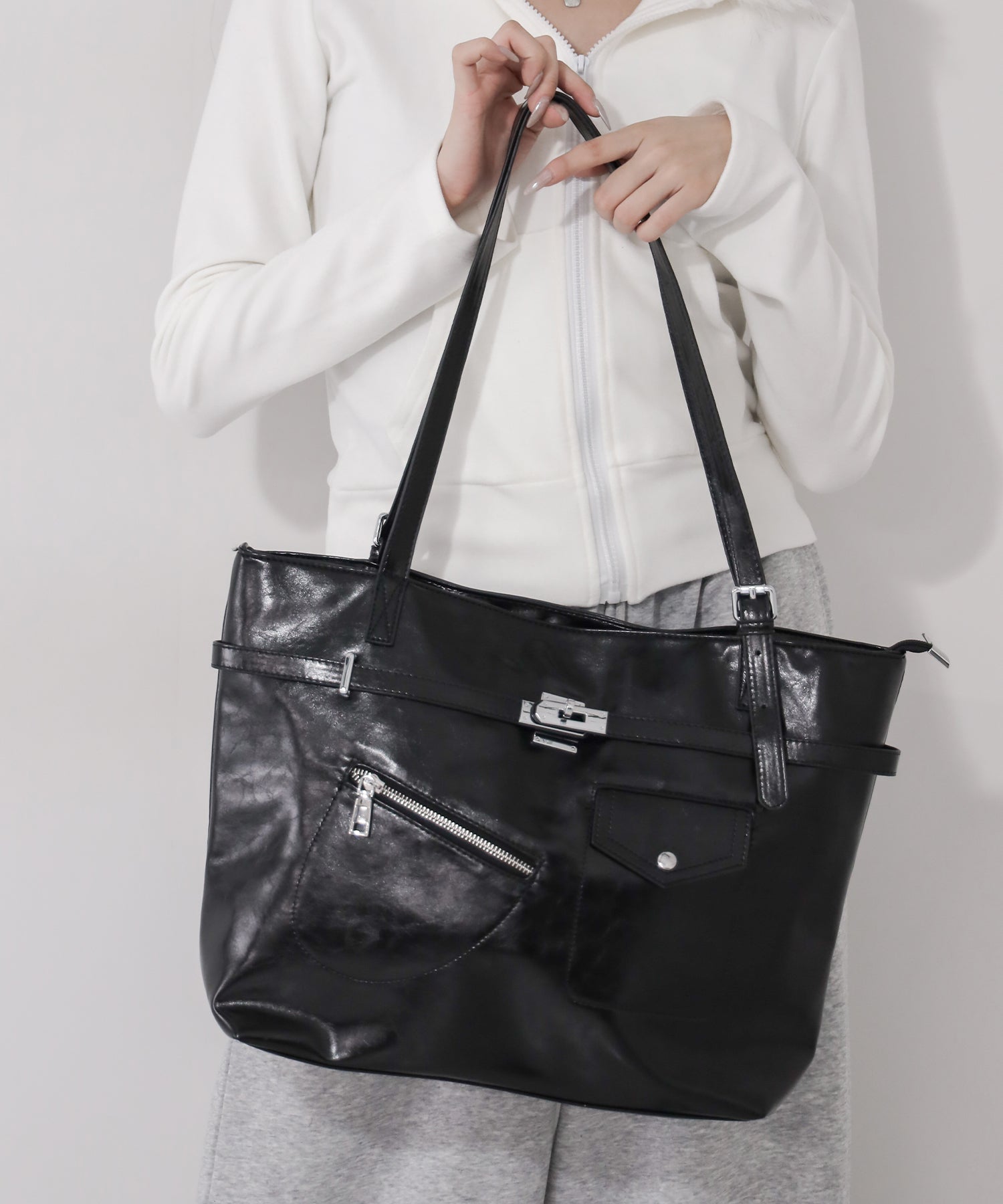 【 A4収納可 】デザインベルトフェイクレザースクエアトートバッグ ／ design belt fake leather square tote bag
