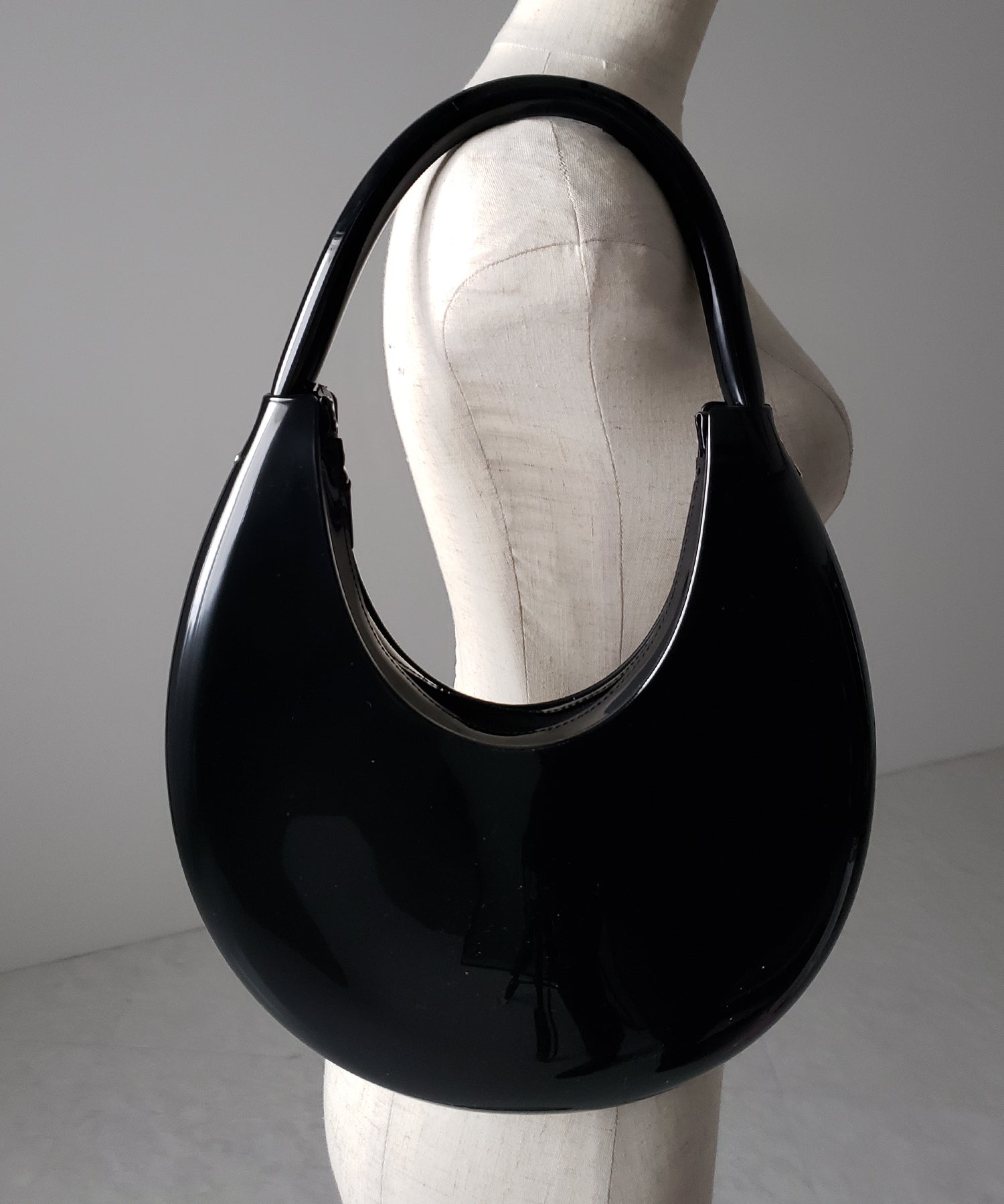 【 ２color 】 PVC ハーフムーンショルダーバッグ ／ PVC HALF MOON SHOULDER BAG