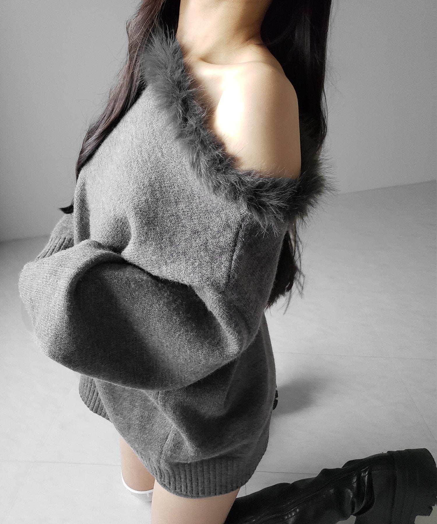 【 ニットセットアップ 】フェイクファーワンショルオーバーニット ＋ ニットショートパンツ SET ／ fake fur one-shoulder over knit + knit short pants SET